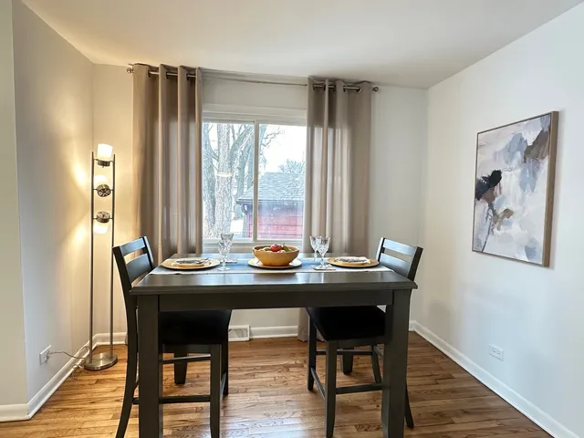 $225,000 | 468 Joyce Court, South Holland, IL 60473