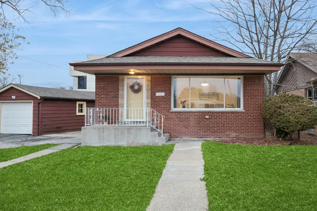 $225,000 | 468 Joyce Court, South Holland, IL 60473