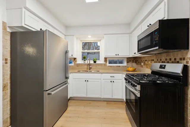 $225,000 | 468 Joyce Court, South Holland, IL 60473