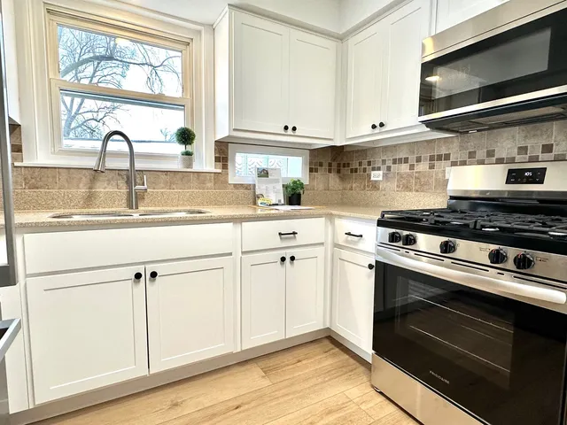 $225,000 | 468 Joyce Court, South Holland, IL 60473