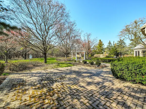 $1,950,000 | 140 Braymore Court, Inverness, IL 60010