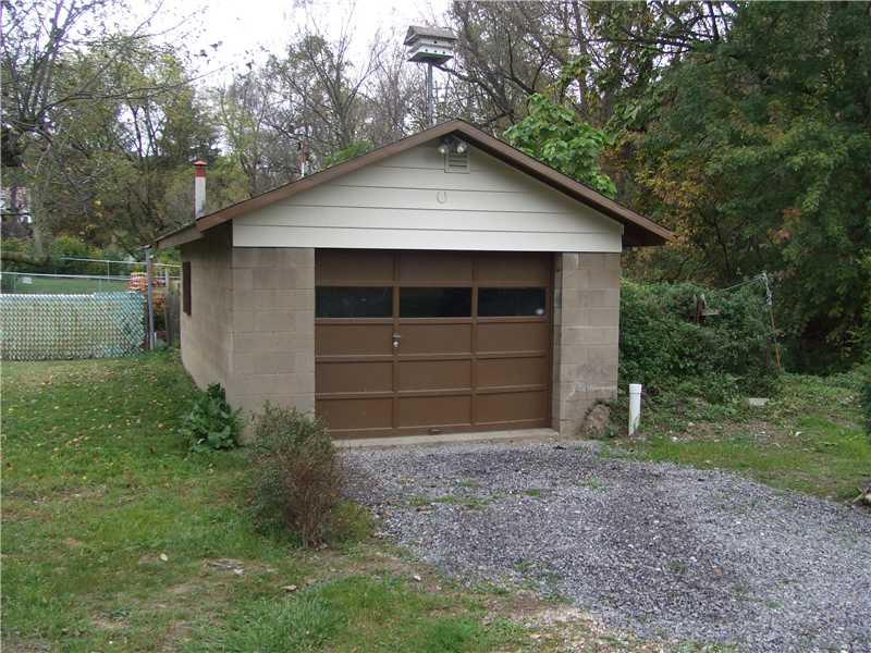 118 Whitestown Road Lyndora, PA 16045 - Photo 7 of 22 Parking Lot/Garage.