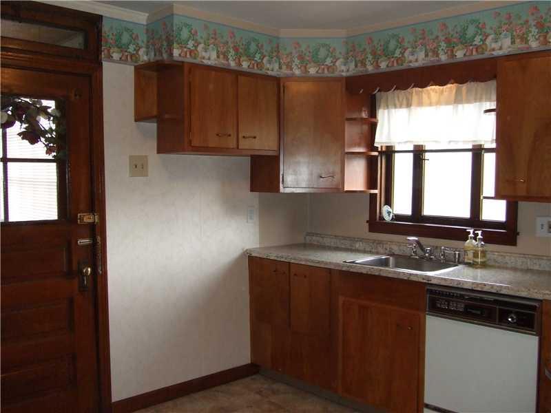 118 Whitestown Road Lyndora, PA 16045 - Photo 10 of 22 Kitchen.
