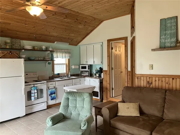 $74,900 | 935 Vinecliff Street, Carlton, NY 14571