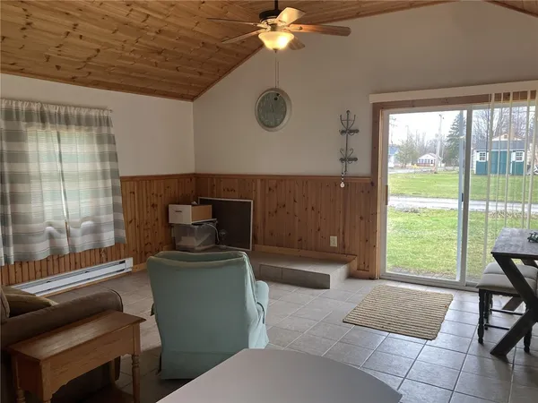 $74,900 | 935 Vinecliff Street, Carlton, NY 14571