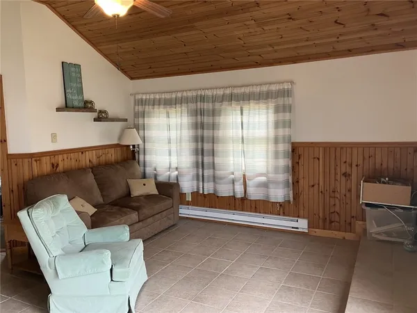 $74,900 | 935 Vinecliff Street, Carlton, NY 14571