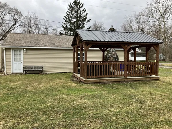 $74,900 | 935 Vinecliff Street, Carlton, NY 14571