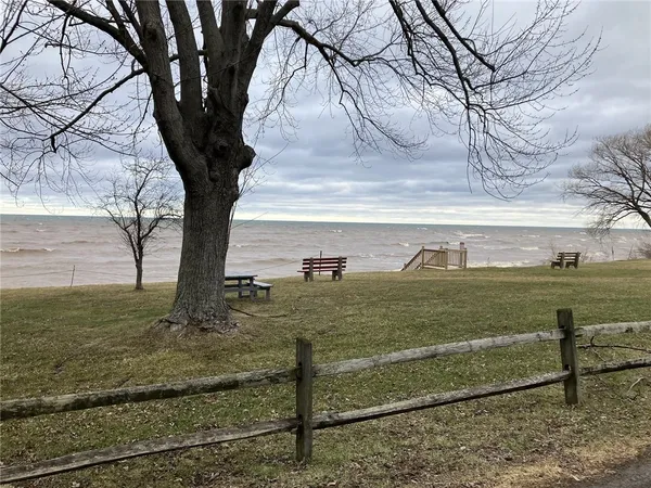 $74,900 | 935 Vinecliff Street, Carlton, NY 14571