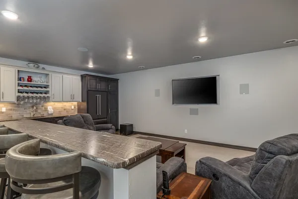 $885,000 | 405 Woodfield Prairie Way, Hobart, WI 54155