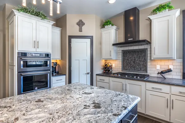 $885,000 | 405 Woodfield Prairie Way, Hobart, WI 54155
