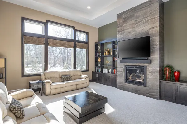$885,000 | 405 Woodfield Prairie Way, Hobart, WI 54155