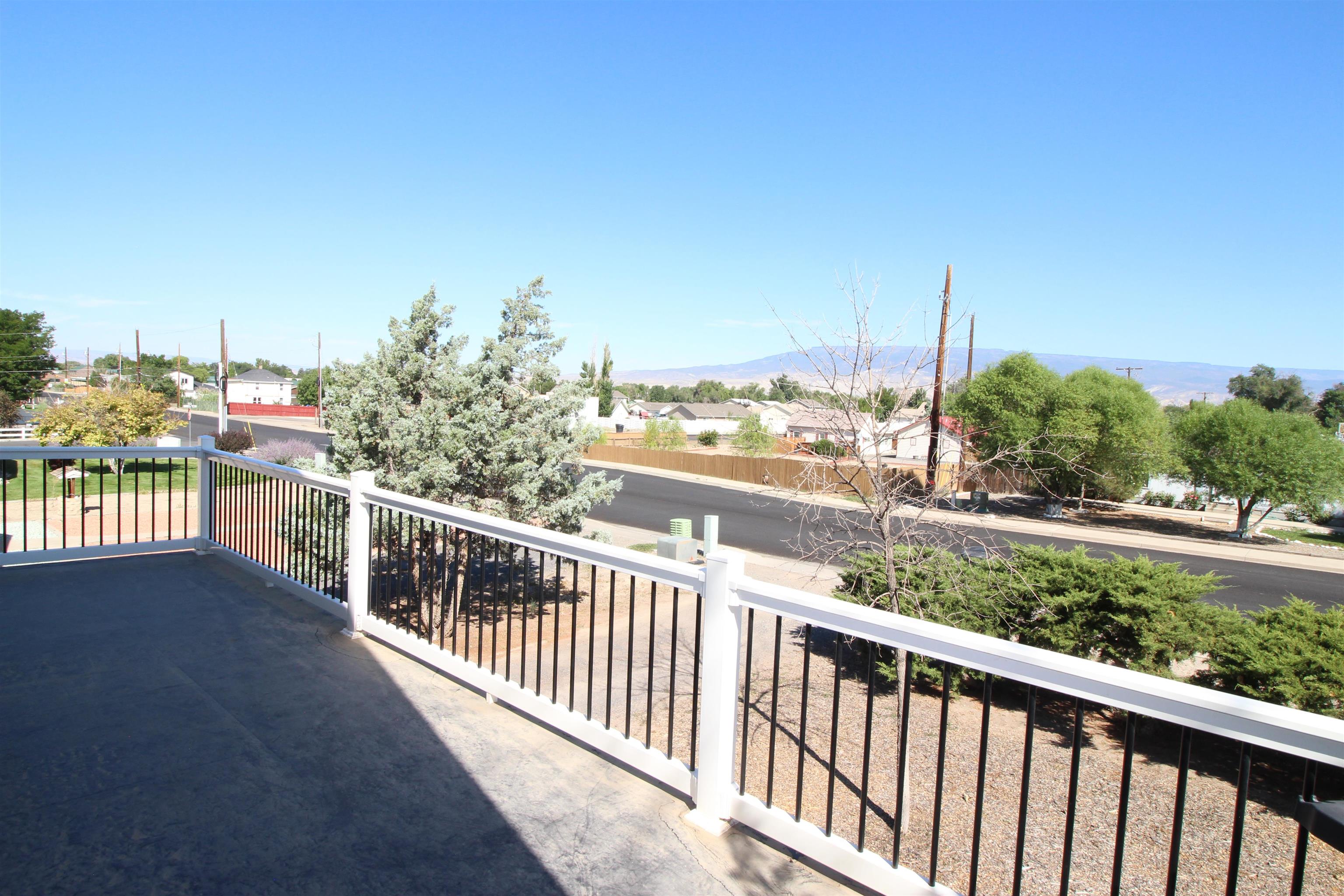 1150 East 7th Street Delta, CO 81416 - Photo 23 of 32 a view of a balcony with city view
