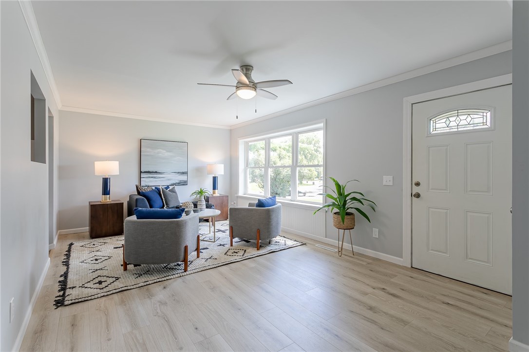 16 Hollybrook Road Henrietta, NY 14623 - Photo 2 of 20