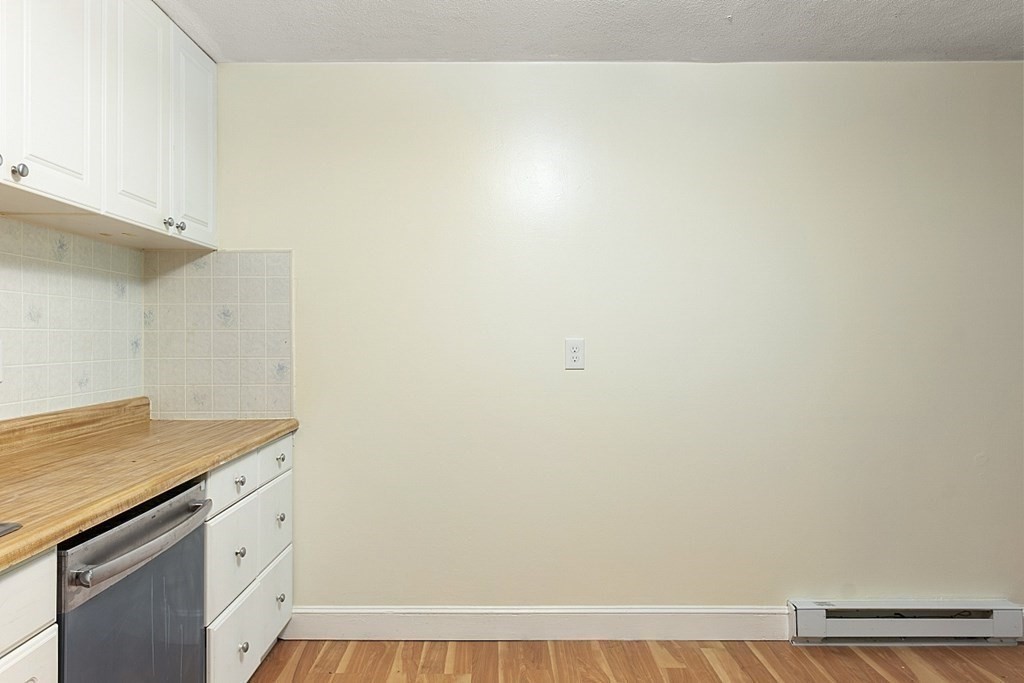 9 Walker Road, Unit 4 North Andover, MA 01845 - Photo 11 of 25