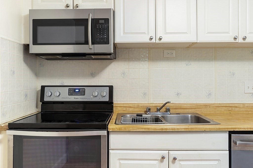 9 Walker Road, Unit 4 North Andover, MA 01845 - Photo 9 of 25