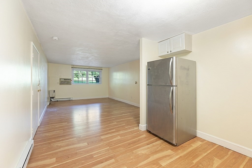 9 Walker Road, Unit 4 North Andover, MA 01845 - Photo 10 of 25