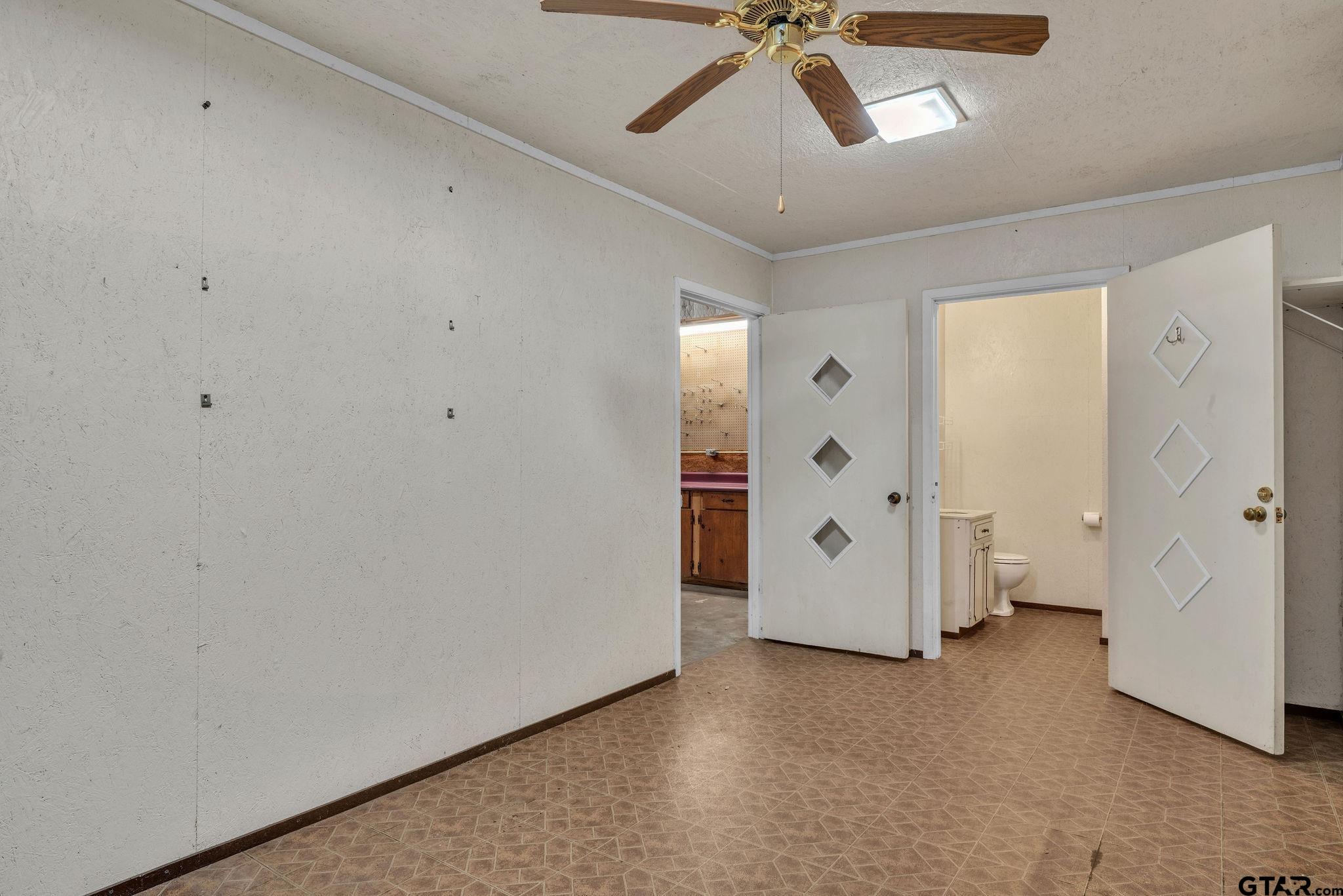 501 Samuel Street Marshall, TX 75672 - Photo 36 of 41 a view of an entryway with wooden floor
