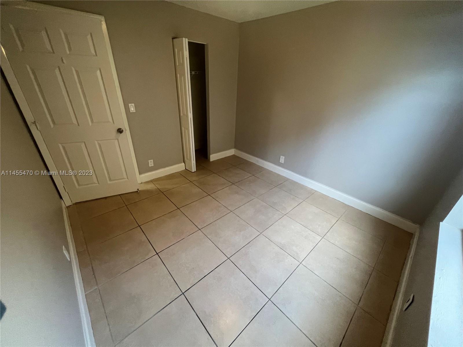 6090 Westfall Road Lake Worth, FL 33463 - Photo 4 of 12 Gallery Image 4