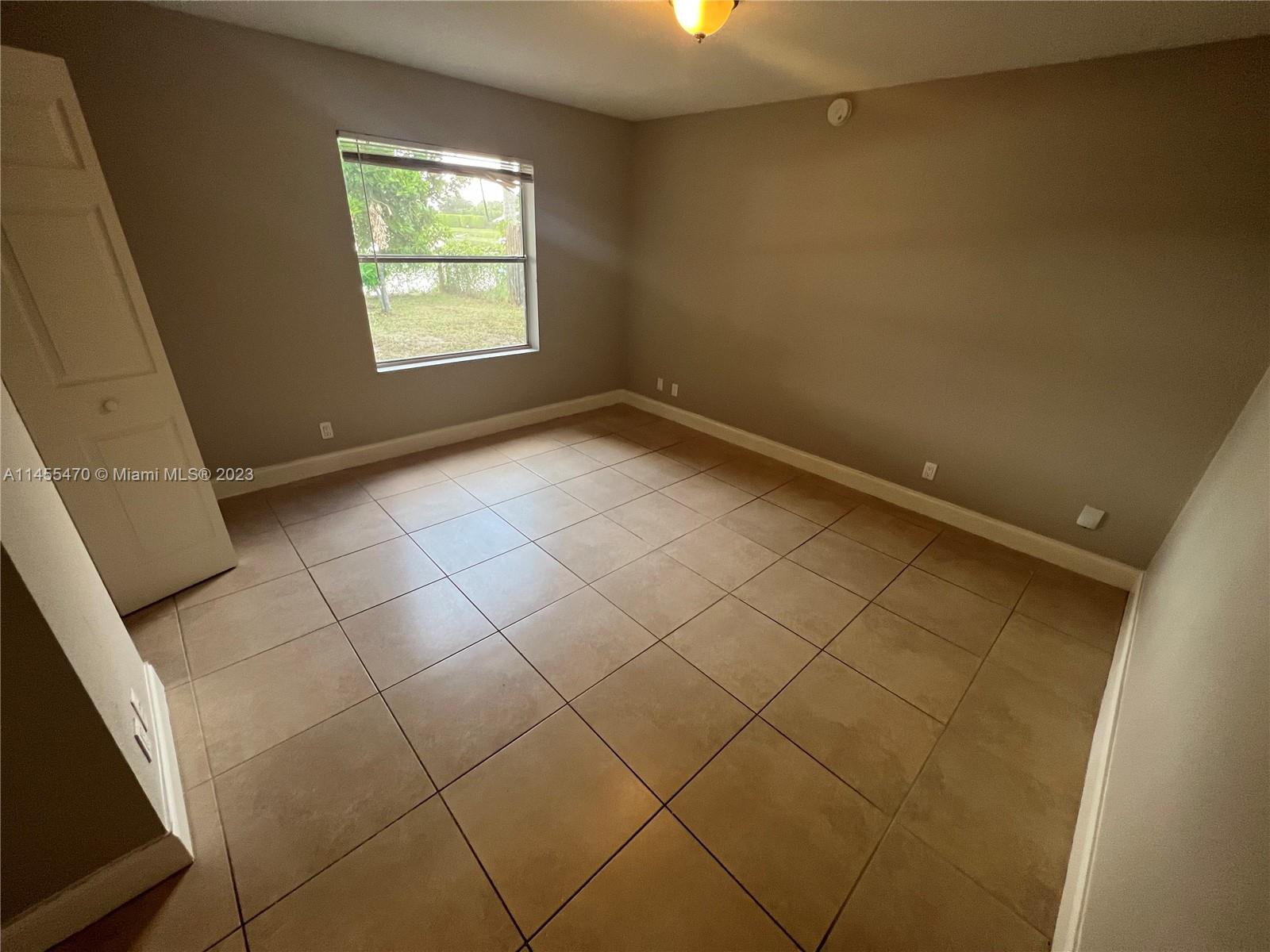 6090 Westfall Road Lake Worth, FL 33463 - Photo 9 of 12 Gallery Image 9