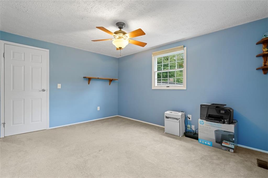 274 Kettering Circle Gibsonia, PA 15044 - Photo 27 of 50 a view of livingroom with workspace