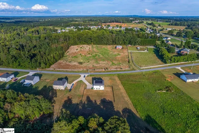 $385,000 | 1237 Twin Bridge Road, Gaffney, SC 29341