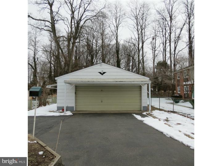 414 Clements Bridge Road Barrington, NJ 08007 - Photo 24 of 25 Garage