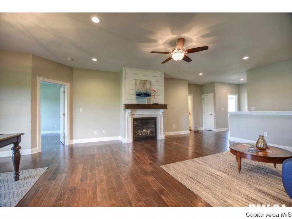 4652 Thompson Road Springfield, IL 62711 - Photo 6 of 30