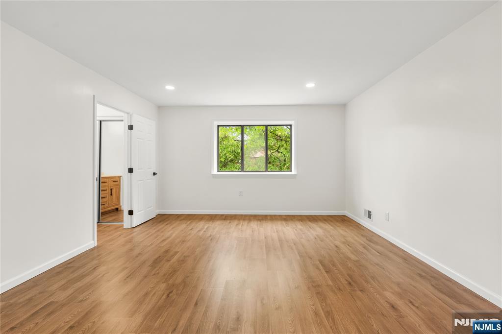 261 Sunset Key Secaucus, NJ 07094 - Photo 24 of 35
