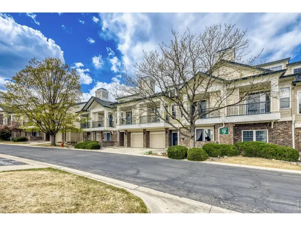 a view of a outdoor space and a yard