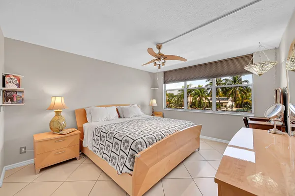 $2,100 | 777 South Federal Highway, Unit O203, Pompano Beach, FL 33062