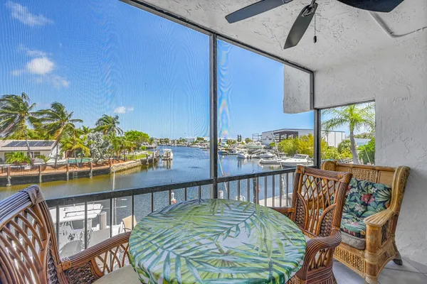 $2,100 | 777 South Federal Highway, Unit O203, Pompano Beach, FL 33062