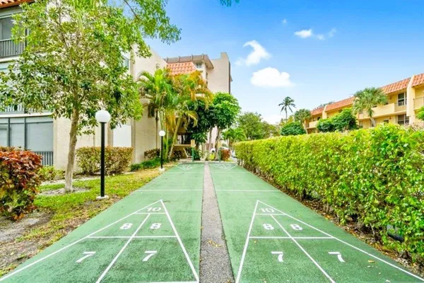 $2,100 | 777 South Federal Highway, Unit O203, Pompano Beach, FL 33062