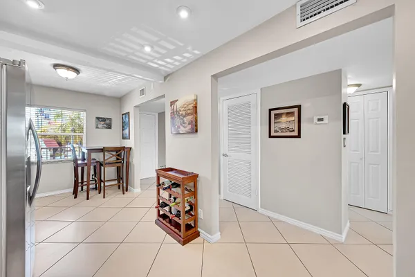 $2,100 | 777 South Federal Highway, Unit O203, Pompano Beach, FL 33062