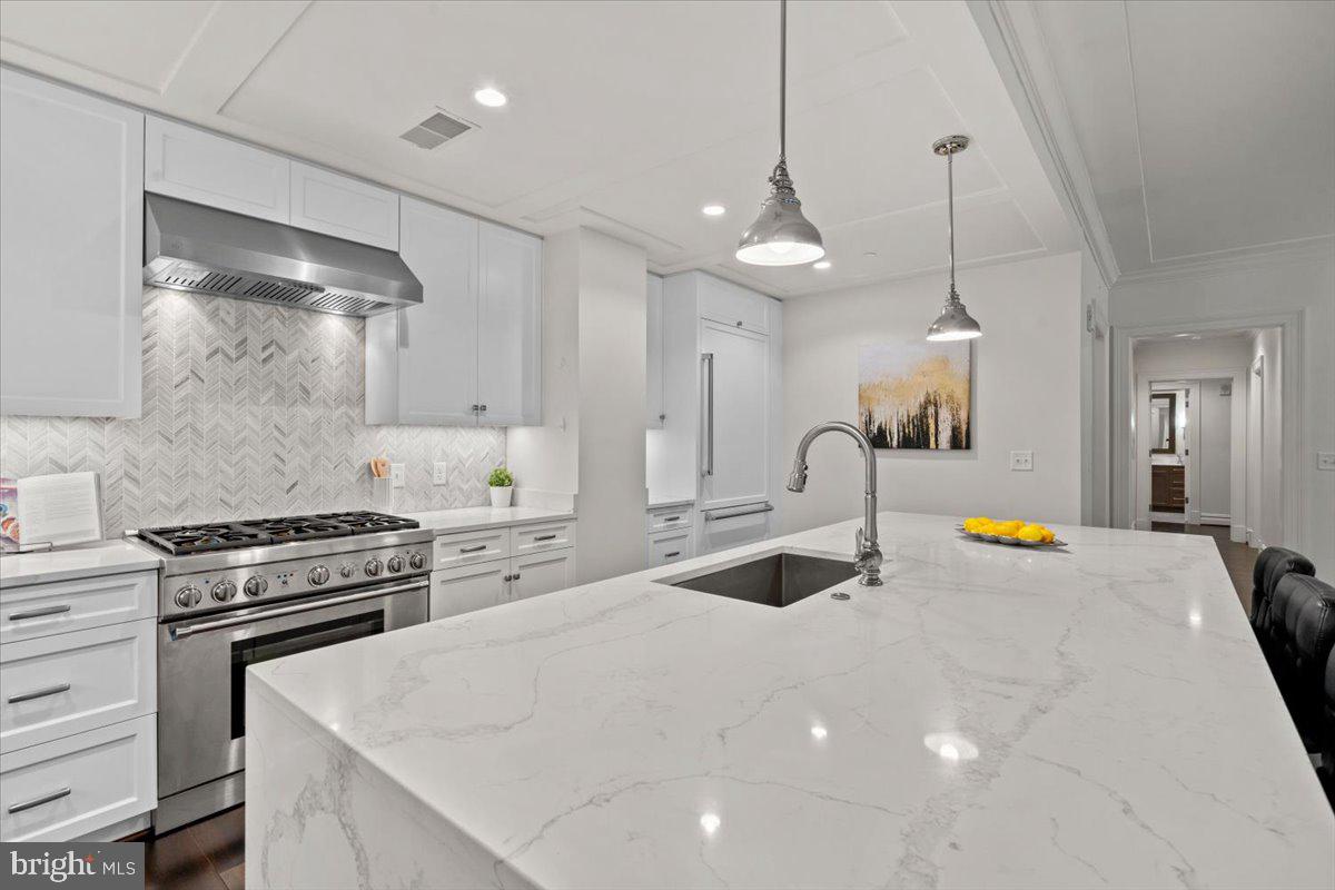6900 Fleetwood Road, Unit 208 McLean, VA 22101 - Photo 6 of 38