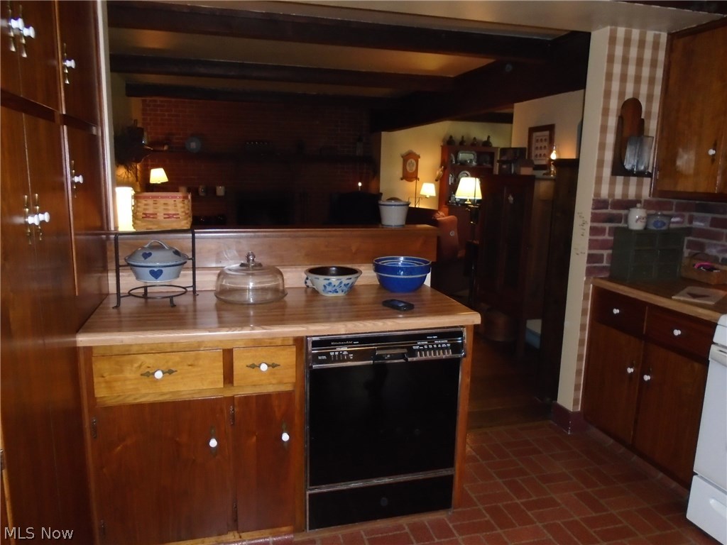 9099 Howland Springs Road Southeast Warren, OH 44484 - Photo 15 of 25 Gallery Image 15