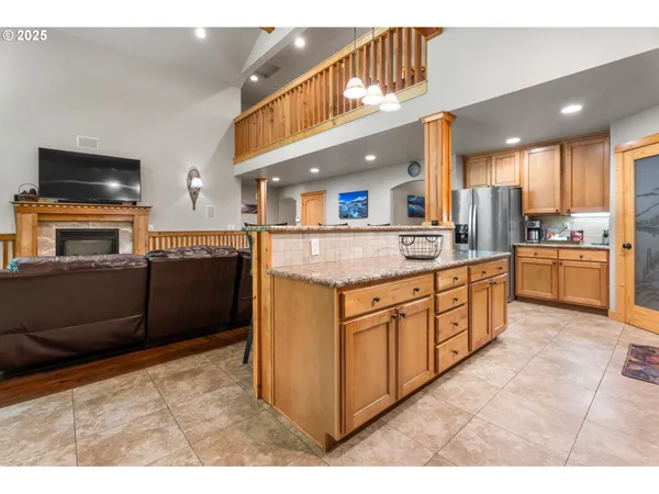 $849,900 | 68182 East Twinberry Loop, Welches, OR 97067