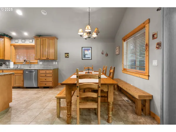 $849,900 | 68182 East Twinberry Loop, Welches, OR 97067