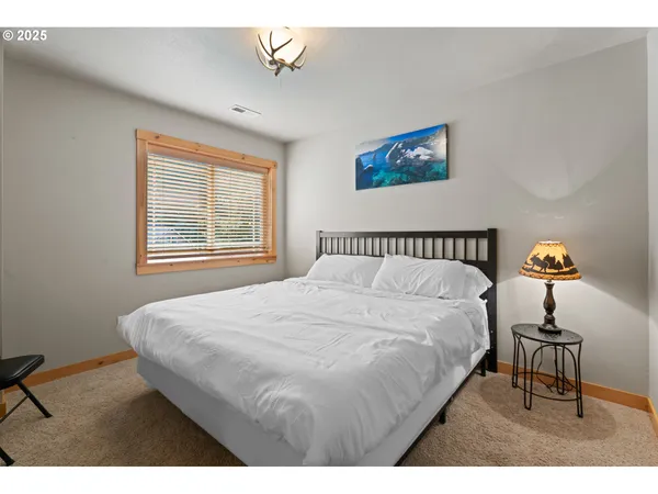 $849,900 | 68182 East Twinberry Loop, Welches, OR 97067