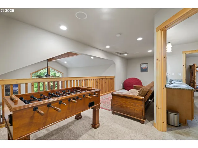 $879,400 | 68182 East Twinberry Loop, Welches, OR 97067
