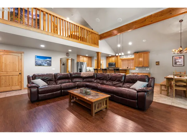 $849,900 | 68182 East Twinberry Loop, Welches, OR 97067