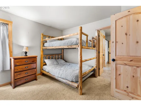 $849,900 | 68182 East Twinberry Loop, Welches, OR 97067