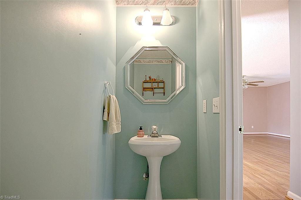 2301 Griffith Road Winston-Salem, NC 27103 - Photo 14 of 30 Gallery Image 14