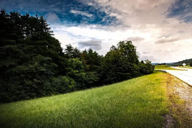 $1,100,000 | 11111 Hixson Pike, Soddy Daisy, TN 37379