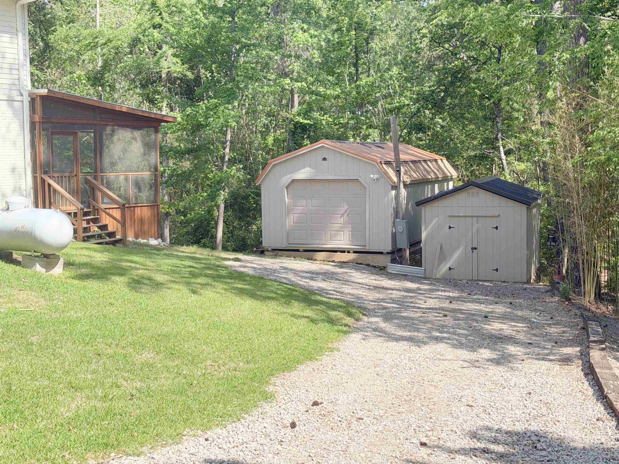 5 Cr 377 Road Iuka, MS 38852 - Photo 3 of 19 a view of a house with backyard and sitting area