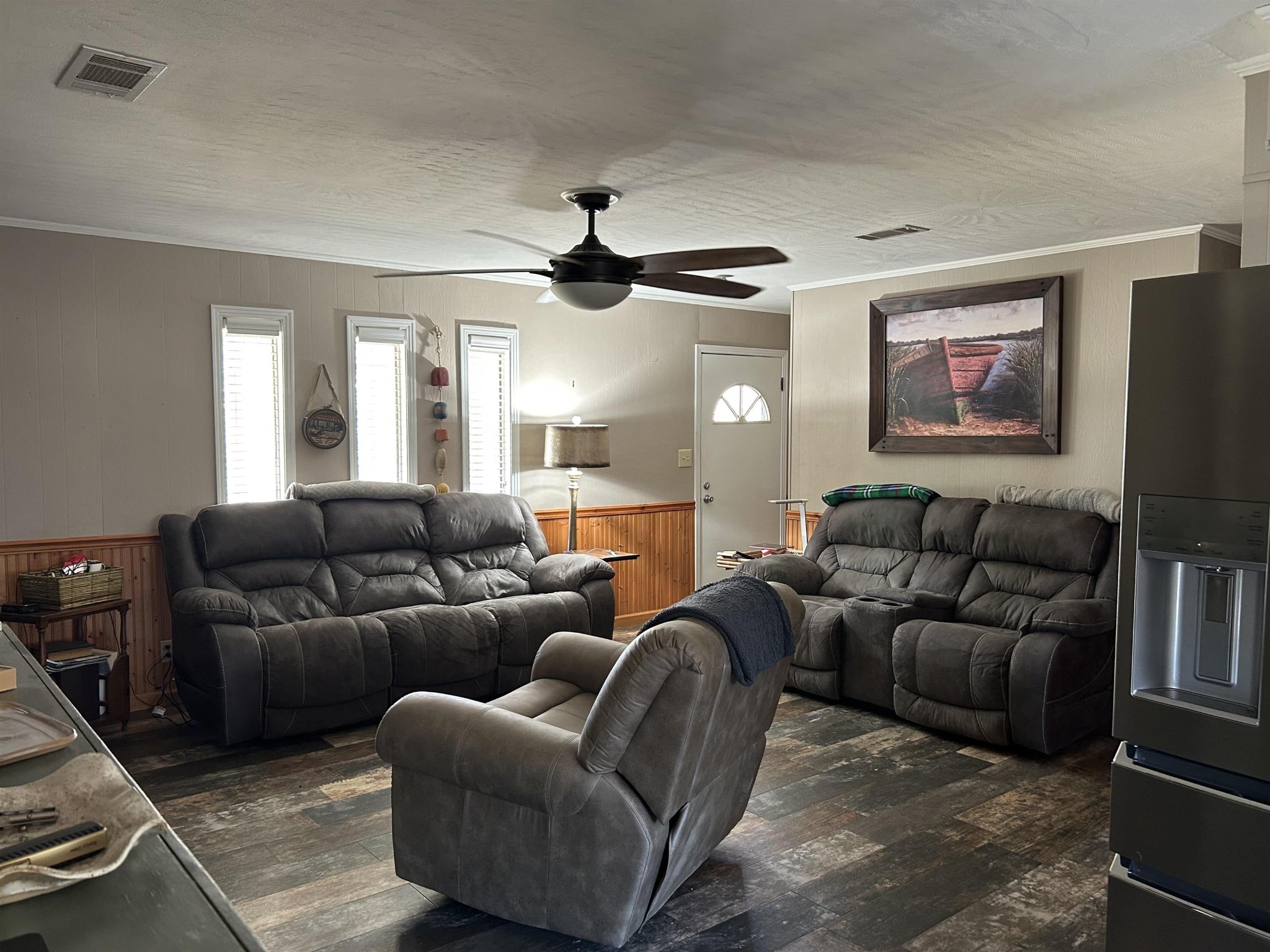 5 Cr 377 Road Iuka, MS 38852 - Photo 6 of 19 a living room with furniture and a ceiling fan
