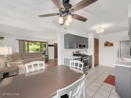 $250,000 | 1042 Schoolgate Road, New Lenox, IL 60451