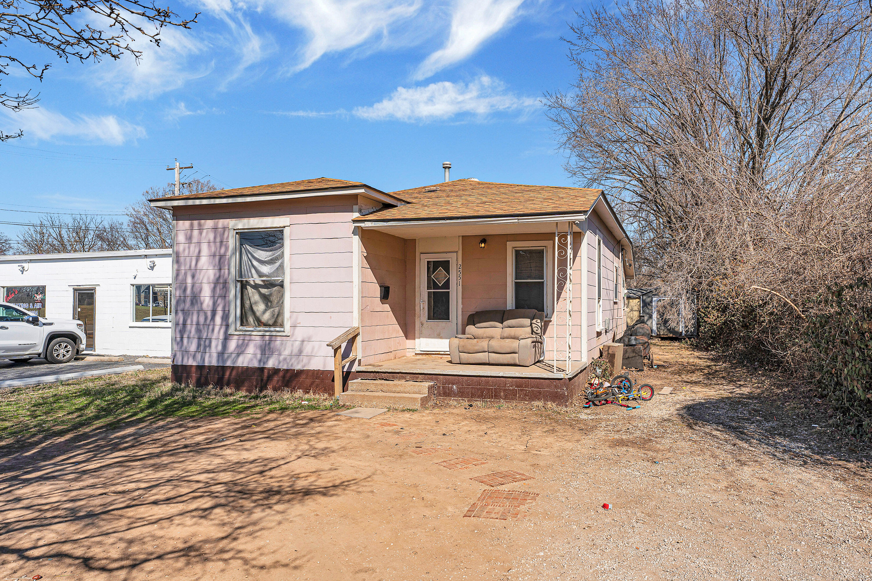 642 West Nichols Street, Unit SINGLE FAMILY RENTAL PAC Springfield, MO 65802 - Photo 3 of 7 2551Grand-1-32