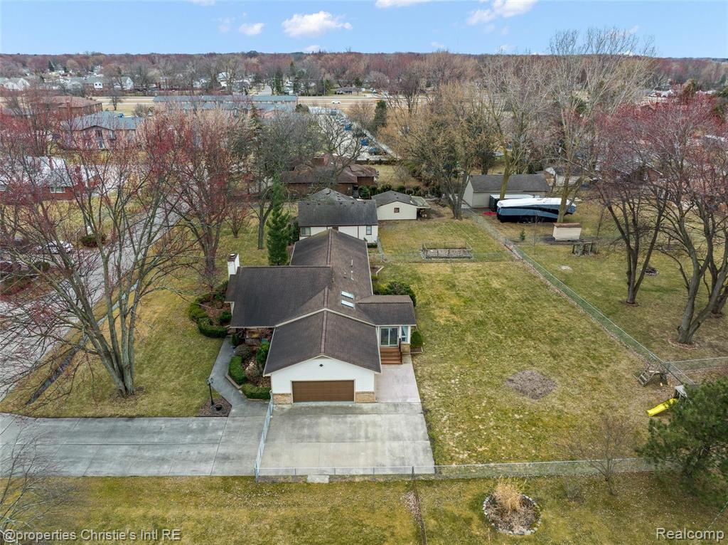 37437 Radde Street Clinton Township, MI 48036 - Photo 5 of 38
