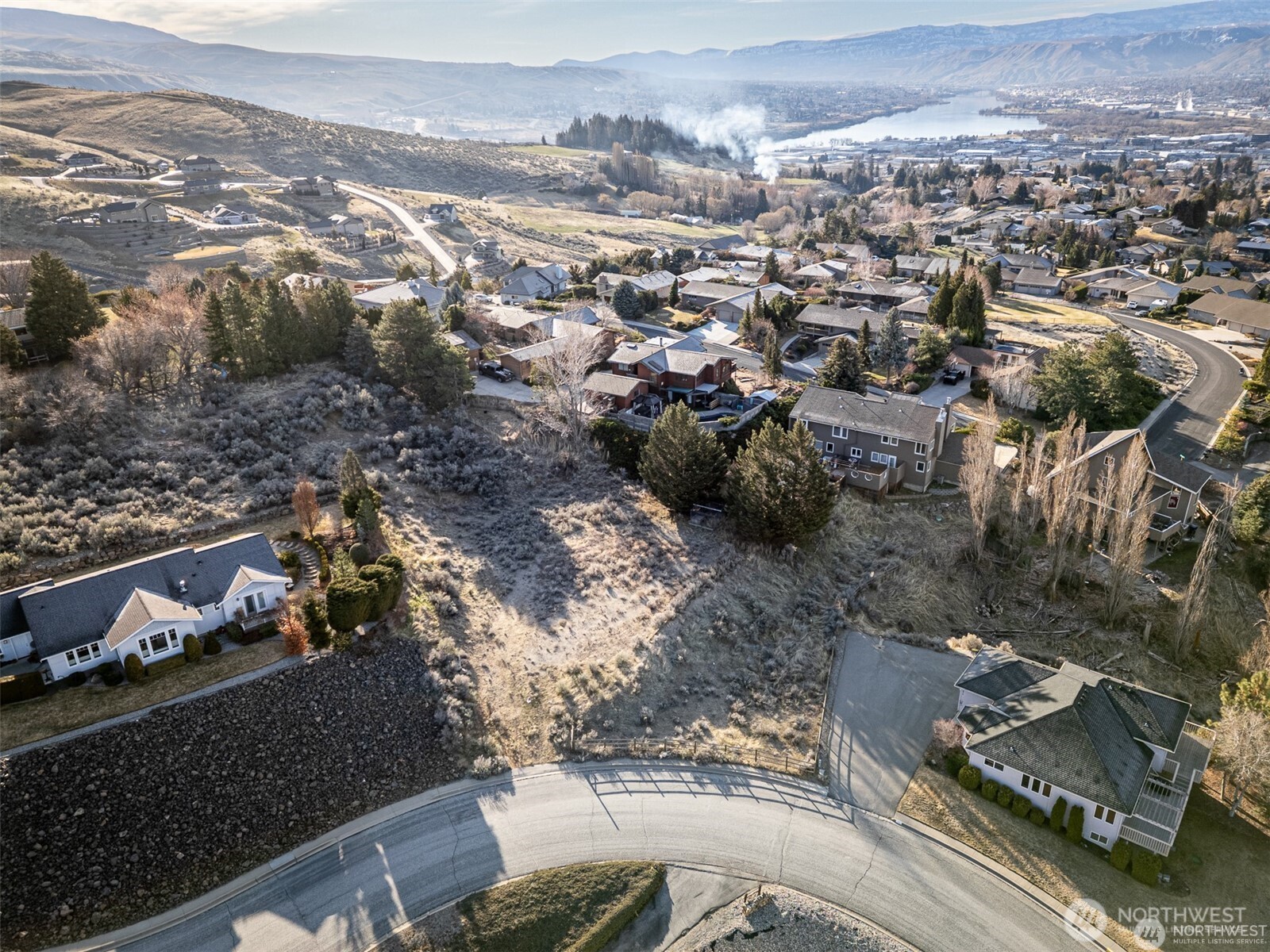 155 Stoney Brook Lane Wenatchee, WA 98801 - Photo 2 of 16 an aerial view of multiple house