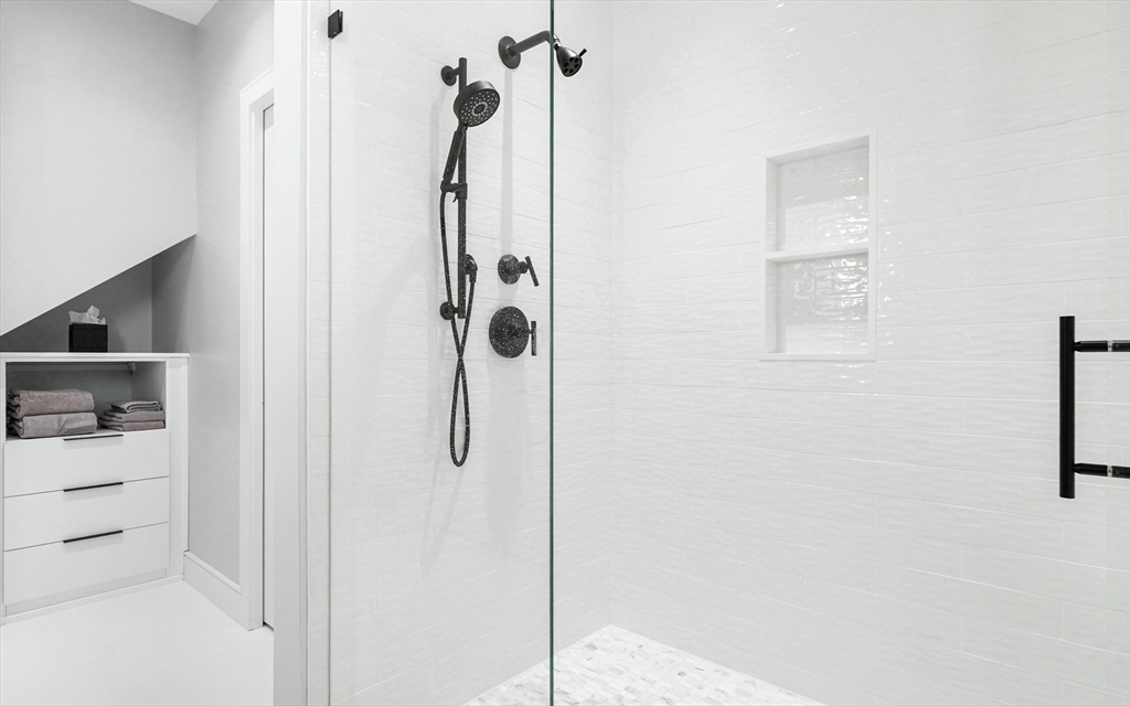 148 Weston Road, Unit 304 Wellesley, MA 02482 - Photo 14 of 33